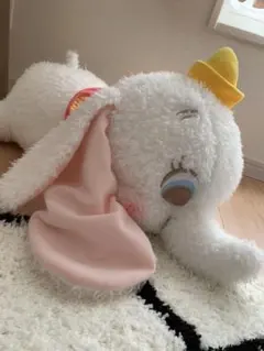 ダンボ特大ぬいぐるみ