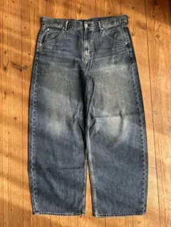 UNIQLO バギーカーブジーンズ　32