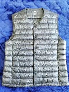 美品　ユニクロ　ウルトラライトダウンコンパクトベスト　Lサイズ