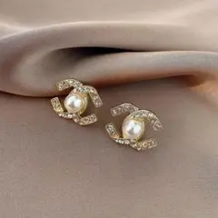 1番　CCピアス 大粒パール　1番ゴールド色