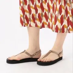 美品★SUICOKE×TOMORROWLAND トングサンダル カーキのサムネイル
