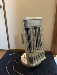 ニトリ スリムカーボンヒーター NTR305M14 本体 - メルカリ