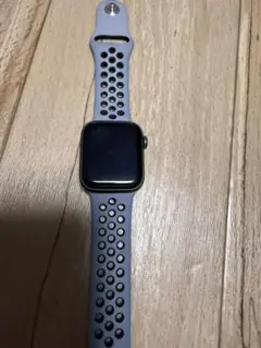 Apple Watch SE 40mm アルミ本体 スポーツバンド NIKE