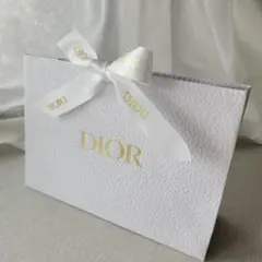 Dior ホワイト 紙袋 リボン付き