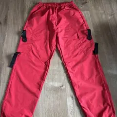 赤いカーゴパンツ FRBD