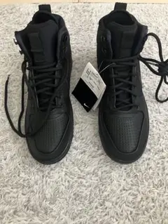 新品未使用　NIKE コートボローMIDウィンター