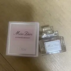 Miss Dior Blooming Bouquet ミニチュアのサムネイル