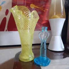 レア　昭和レトロ　ミッドセンチュリー　らせん　フリルフラワーベース　花瓶