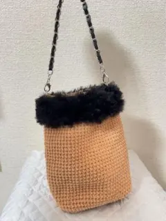 ベージュ 編み物 ハンドバッグ ファー付き