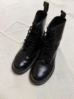 Dr. Martens 8ホール ブーツ ブラックのサムネイル