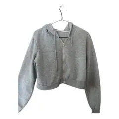 ショート丈クロップドパーカー