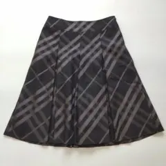 【BURBERRY LONDON】　膝丈プリーツフレアスカート　ブラックチェック Burberry London】ひざ丈プリーツスカート ブラック チェック美