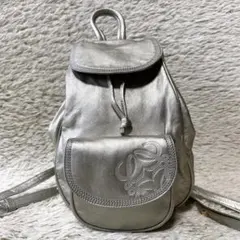 LOEWE ミニ　リュック　アナグラム　ロゴ　型押し　巾着　レザー　シルバー