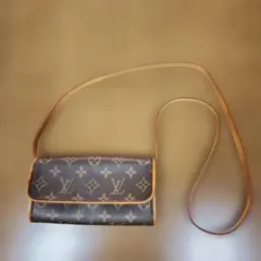 Item thumbnail for item 745144ea-19fe-452f-861a-f0cecb189bef