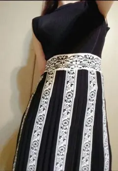 ノースリーブニットロングワンピース 黒ストライプ プリーツ 春夏