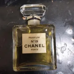CHANEL N°19 パルファム ヴィンテージ ほぼ未使用 - メルカリ