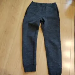 UNIQLO 150 ダークグレー スウェットパンツ