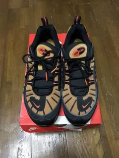 ブラウン スニーカー