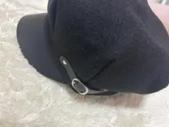 黒のキャスケット