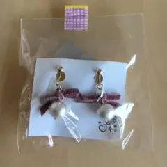 【値下げ】ハンドメイド イヤリング リボン×パール