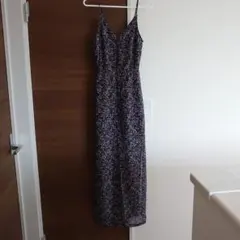 H＆M 美品　花柄ワンピース　両側スリットあり