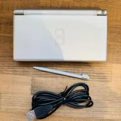 ニンテンドーDS Lite シルバー 本体　充電器付き
