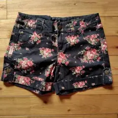 花柄デニム風ショートパンツ