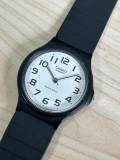 CASIO クォーツ ホワイト文字盤 ブラックベルト　稼働品のサムネイル