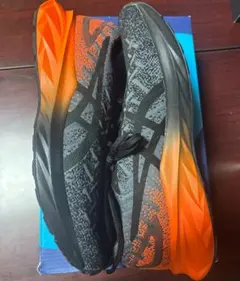 アシックス ダイナブラスト 27cm ブラック マリーゴールドオレンジ 9m サッカニーエンドルフィンスピード4