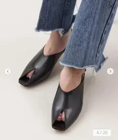 黒　レザー　オープントゥ　オデットエオディール　パンプス