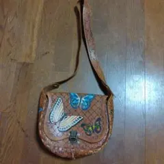 ハンドメイド レザー ショルダーバッグ 蝶々柄ヴィンテージカービングきのこ