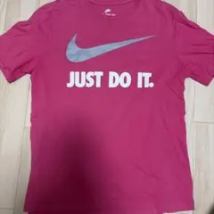 NIKEピンクTシャツ