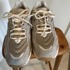 New Balance ML725Wベージュ