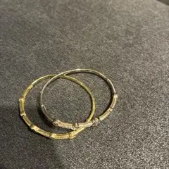 CHANEL ゴールドとシルバーのバングル2個セット