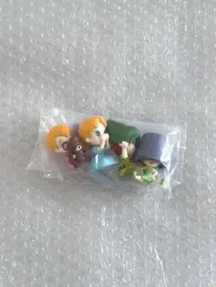 かくれんぼフィギュア　ピーターパン　ウェンディ ティンカーベル マイケル