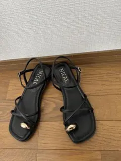 本革　ニカル ブラック クロストラップサンダル　24センチ卑弥呼✨美品✨のサムネイル