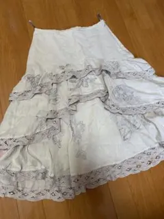 膝丈 ベージュ 刺繍スカートのサムネイル