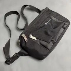 Champion ボディバッグ ブラックのサムネイル