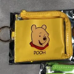 プーさん　ディズニーストア シークレット PVC ウォレット ポーチ