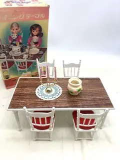 2代目りかちゃんダイニングテーブルの付属品 リカちゃん インテリアコーディネート ダイニングルーム