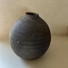 원형 도자기 단일 꽃병, 소결