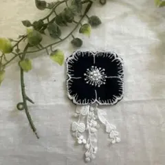 ＊ハンドメイドミナペルホネン黒カメリアパールブローチフリンジレース