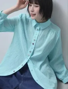 新品未使用　レディース　ワッシャー加工コルクボタンシャツブラウス　異素材ボタン