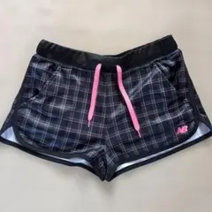 New Balance チェック柄ショートパンツ