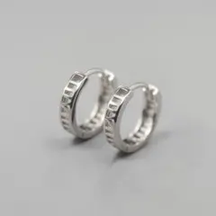 【再入荷】アルファベット　シルバー　メンズ　ピアス　両耳　フープ　リング　韓国