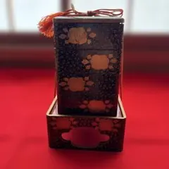3段重箱 金色の花模様