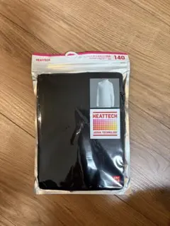 ユニクロ　HEATTECH ブラック タートルネック140サイズ