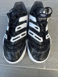 アディダス　predator スニーカー