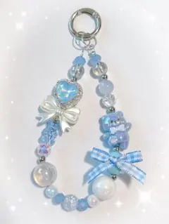 ハンドメイド クマとギンガムチェック 宝石風ビーズ ストラップキーホルダー 水色