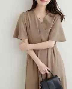 【美品】natural coutur フレア袖カシュクールワンピースのサムネイル